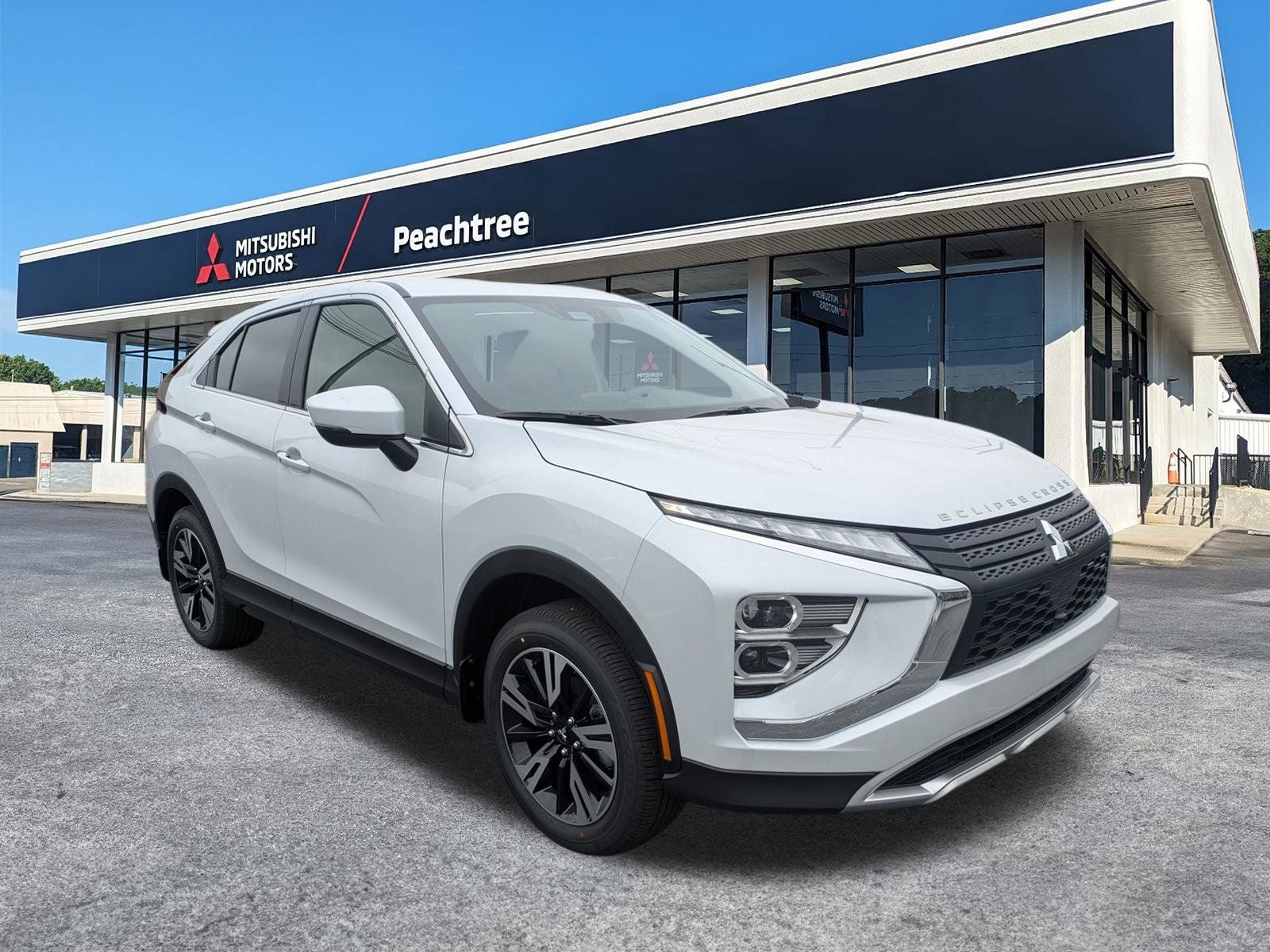 2026 Mitsubishi Eclipse Cross SE in White Diamond — front three-quarter view