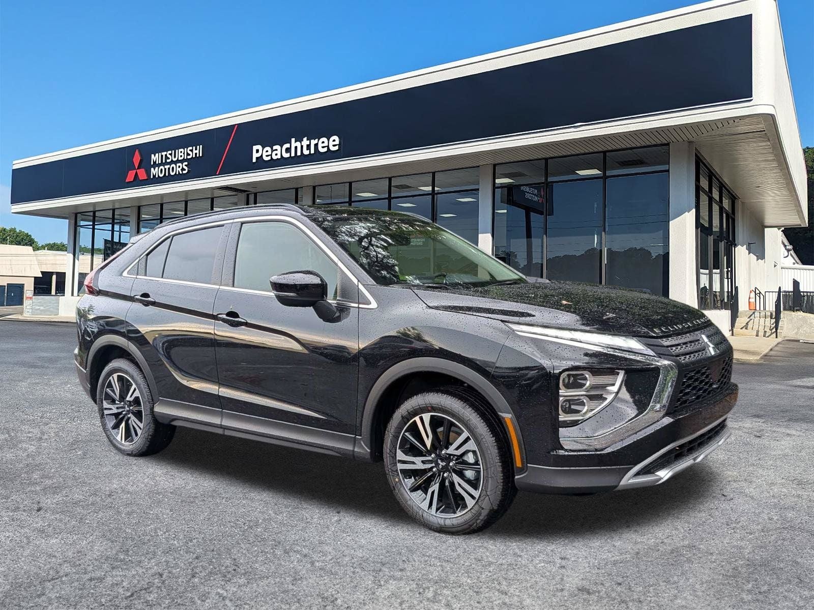 2026 Mitsubishi Eclipse Cross SE in Labrador Black Pearl — front three-quarter view