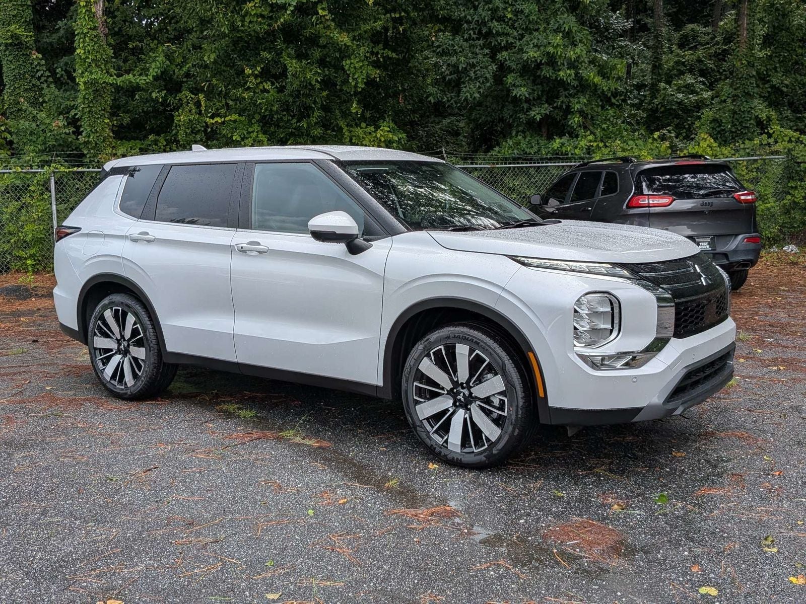 2026 Mitsubishi Outlander — side profile view