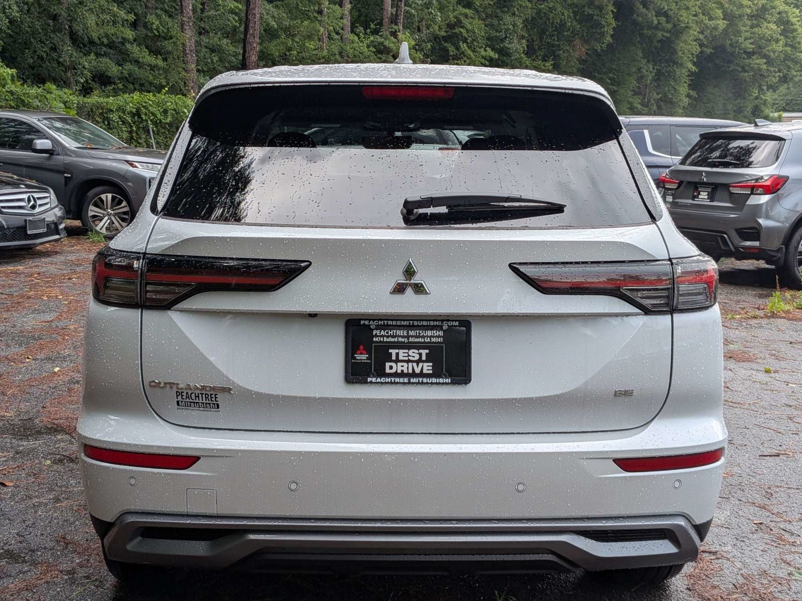 2026 Mitsubishi Outlander — detail view