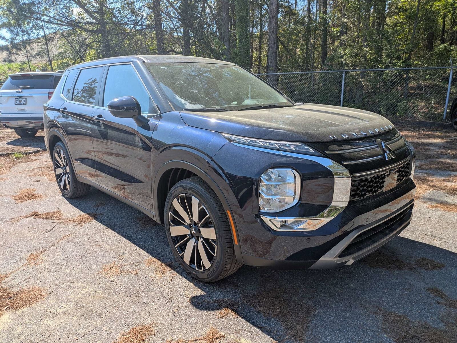 2026 Mitsubishi Outlander — side profile view