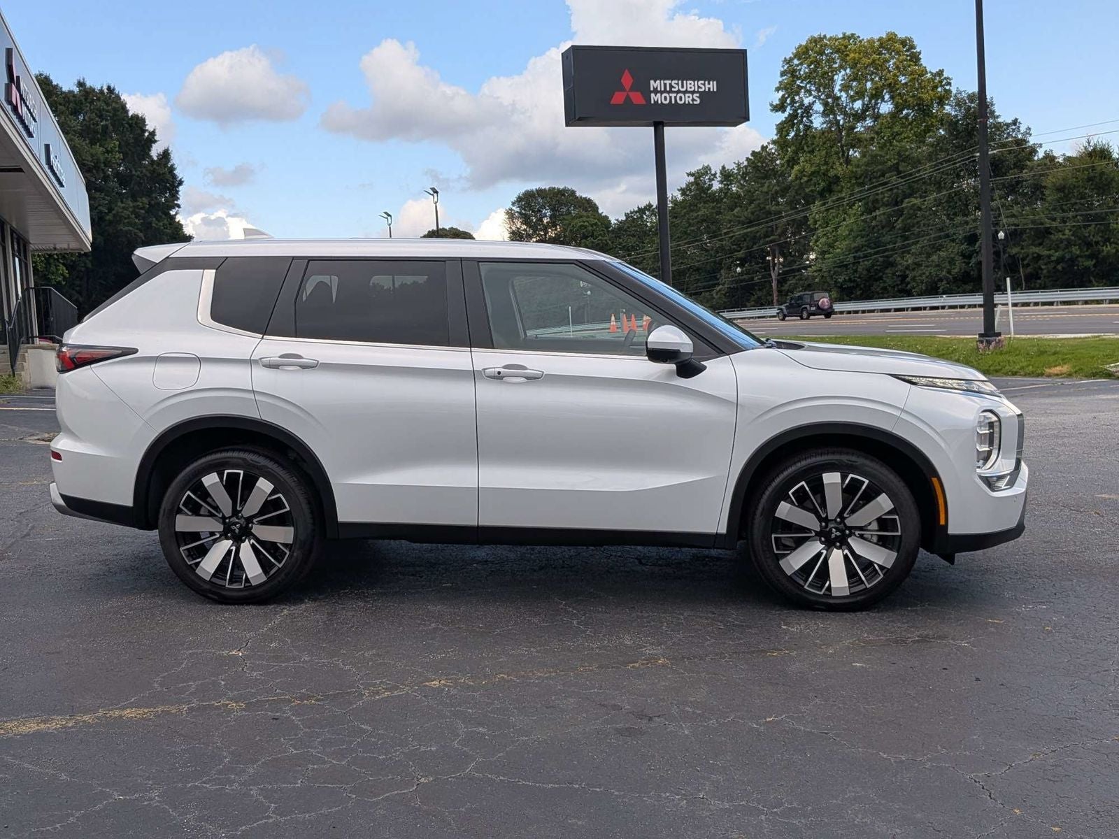 2026 Mitsubishi Outlander — rear three-quarter view