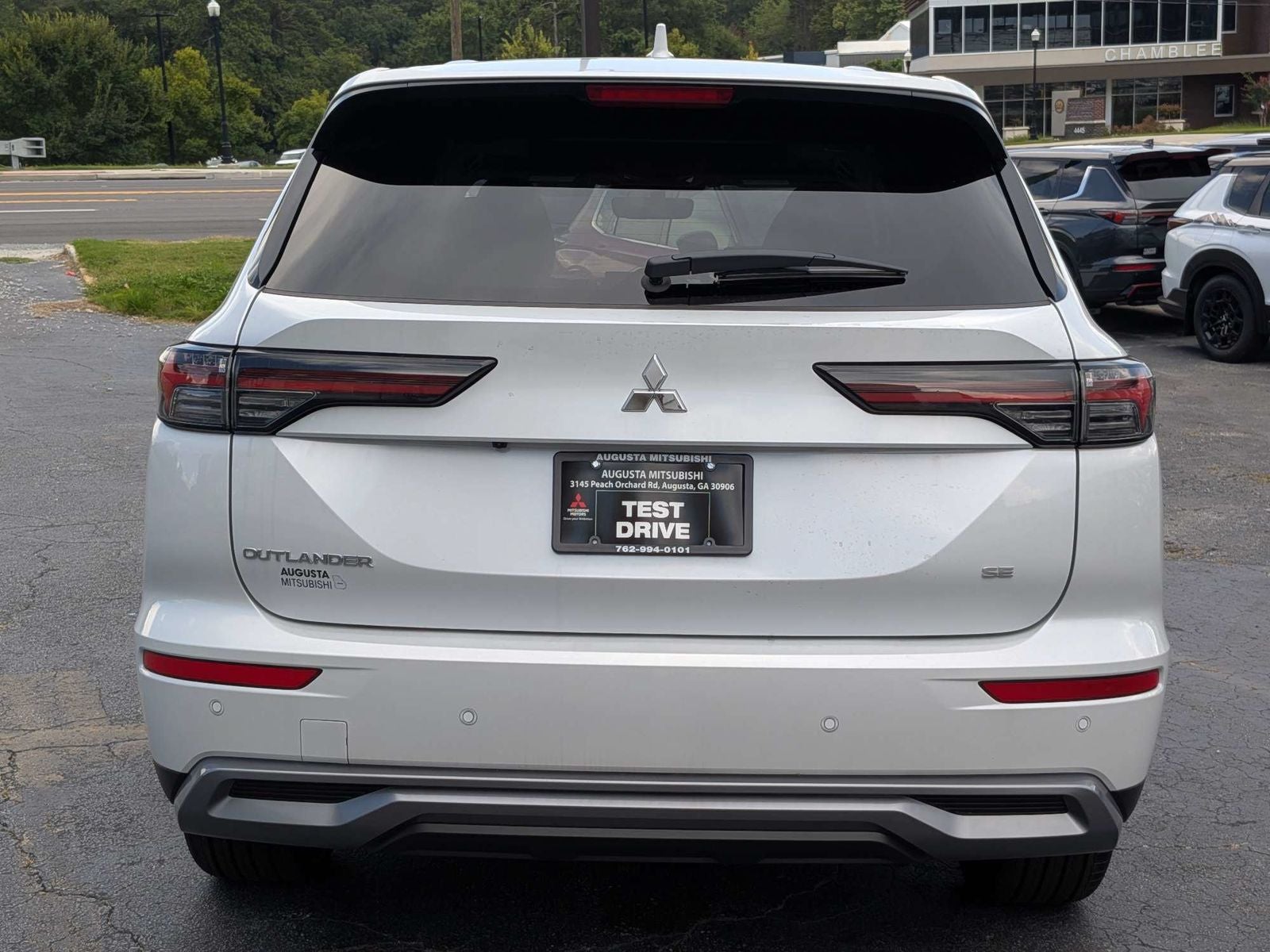 2026 Mitsubishi Outlander — detail view